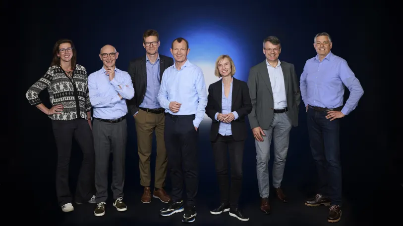 from left to right: Chief Transformation & Strategy Officer Caroline Schmitt, CFO Angelo Quabba, Executive Vice President Division Satellites Oliver Grassmann, CEO André Wall, Chief People & Culture Officer Laura-Katrin Seitz, Executive Vice President Division Launchers Paul Horstink and Executive Vice President Division Lithography Dr. Oliver Kunz