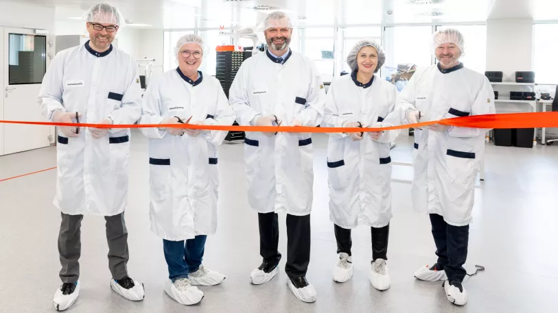 Official inauguration of expanded cleanroom for production of electric propulsion pointing mechanisms in Vienna