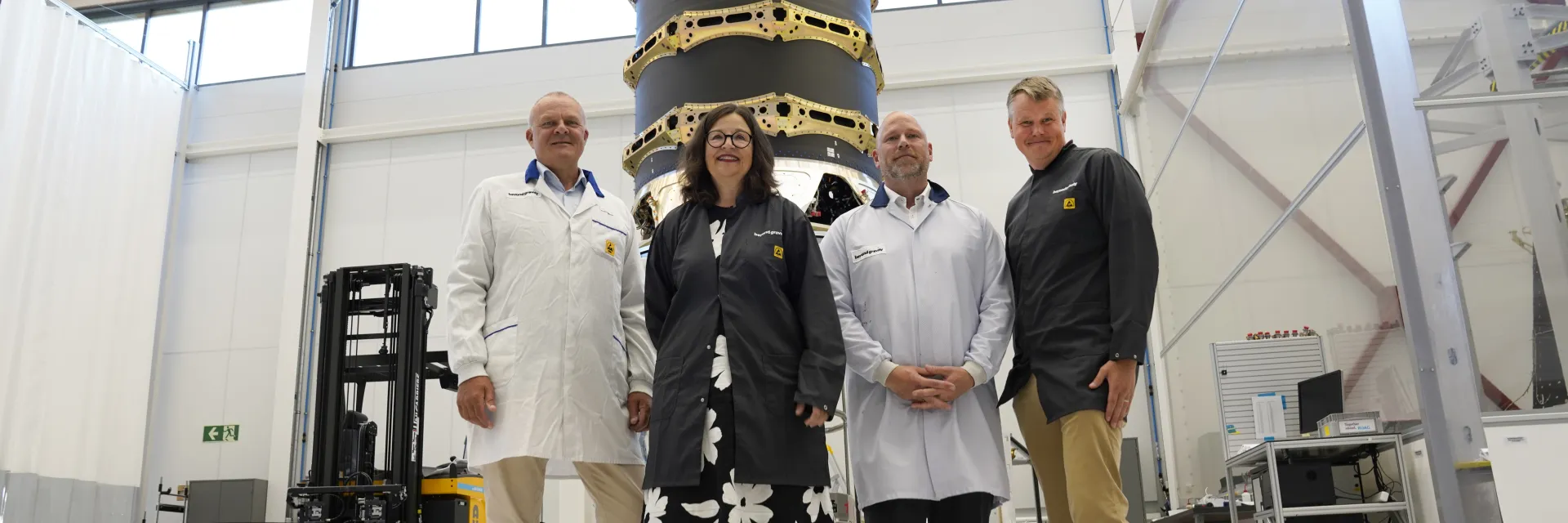 The Swedish space minister Anna Ekström visited Beyond Gravity in Linköping. She was accompanied by Anders Larson (Managing Director Beyond Gravity in Sweden), Per Lovatt (Senior Manager Operations at Beyond Gravity in Linköping) and the parlamentarian Johan Löfstrand.